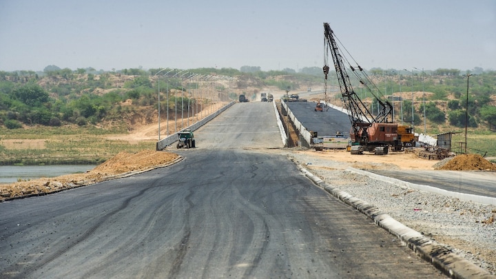 जल्द बनने वाला है 594 KM लंबा गंगा एक्सप्रेसवे... मेरठ से प्रयागराज का सफर होगा तेज, देखिए अब तक कितने प्रतिशत हुआ काम UP Ganga Expressway Update