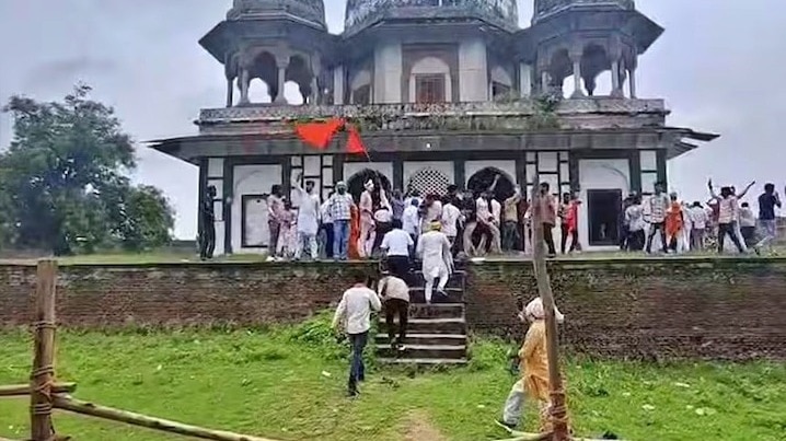 Controversy over a temple and a tomb