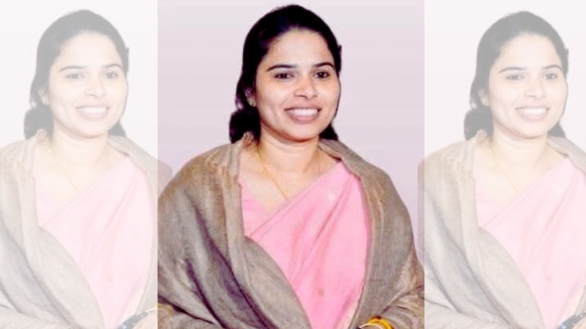 शादी के 9 दिन बाद हुई थी विधायक पति की हत्या! जिन MLA पूजा पाल को सपा ने निकाला उनकी पूरी कहानी Pooja Pal Story