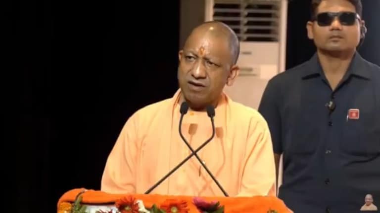 मथुरा में जन्माष्टमी पर CM योगी ने ब्रज क्षेत्र के विकास के लिए किया 30000 करोड़ रुपये के फंड का ऐलान CM Yogi
