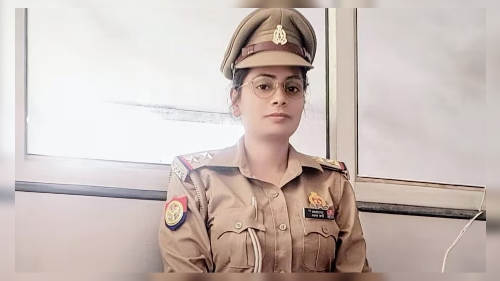 Kanpur, Kanpur News, UP News, Ghaziabad Woman inspector dies, Woman inspector died in road accident, road accident women si died, सड़क हादसे में महिला दरोगा की मौ