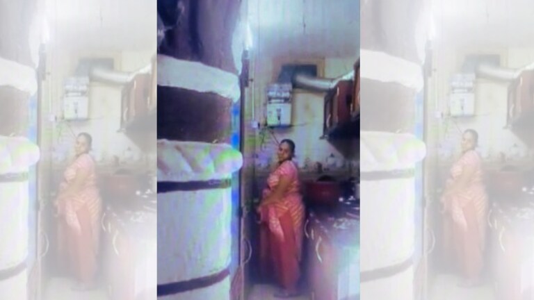 ग्लास में पेशाब कर घर के बर्तनों पर छिड़कती दिखी नौकरानी! बिजनौर की इस महिला ने किया बहुत गंदा काम Bijnor Viral Video