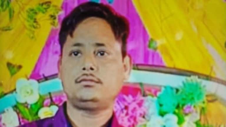 गंदी नीयत से पकड़ता है सौतेला पिता, मां साथ बैठ पीती है शराब... लखनऊ की इन 2 बच्चियों की दास्तां रुला देगी तस्वीर में आरोपी पिता मिथुन