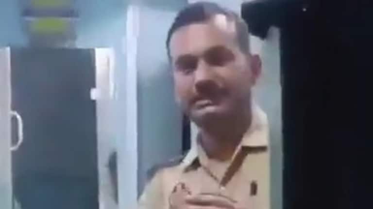 प्रयागराज एक्सप्रेस में नशे में धुत जीआरपी सिपाही ने युवती से की छेड़छाड़, वर्दीधारी का नाम सामने आया Prayagraj News