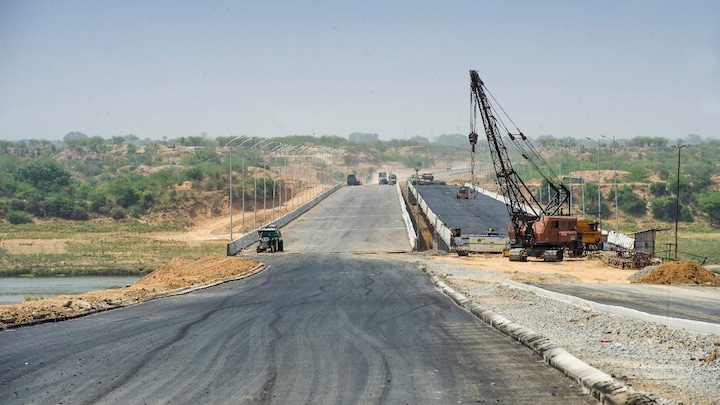 88% बन गया है मेरठ से प्रयागराज जाने वाला 594 KM लंबा गंगा एक्सप्रेससवे... जानें इसकी 5 बड़ी खासियत UP Ganga Expressway Update