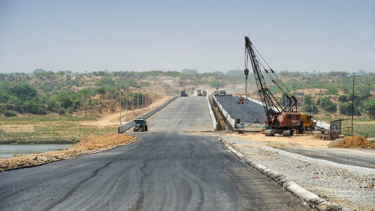 88% बन गया है मेरठ से प्रयागराज जाने वाला 594 KM लंबा गंगा एक्सप्रेससवे... जानें इसकी 5 बड़ी खासियत UP Ganga Expressway Update