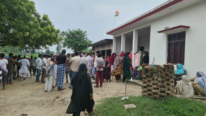 शकीला और उसकी भतीजी साइमा को नाग-नागिन के जोड़े ने डसा, अमेठी का ये पूरा मामला आपको चौंका देगा Amethi, Amethi news, Amethi viral news, Amethi crime news, Amethi crime, up news, अमेठी, अमेठी न्यूज, यूपी न्यूज