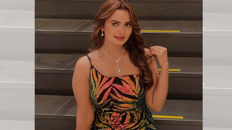 पवन सिंह के साथ गाना गाकर रातों रात बनीं स्टार, अब बिग बॉस में उड़ाएंगी गर्दा... कौन हैं नीलम गिरी? Neelam Giri in Big Boss