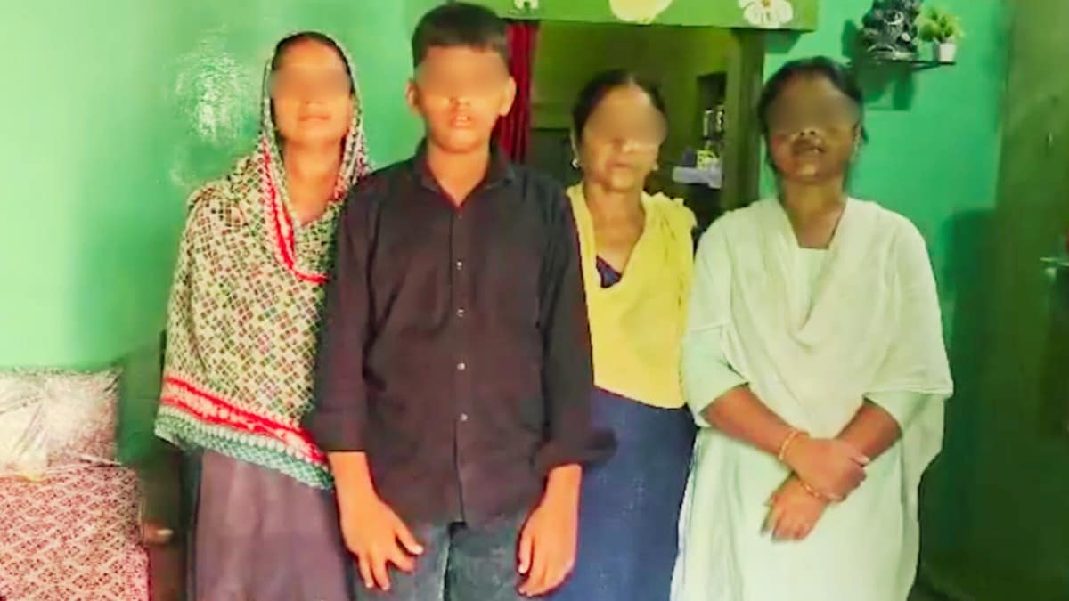 'मां-बुआ को भेजो 500-500 रुपये दे देंगे' रहमतुल्ला ने किशोर से की ये भद्दी बात, झांसी के इस केस में फिर क्या हुआ? Jhansi, Jhansi news, Jhansi viral news, Jhansi crime news, Jhansi crime, up news, झांसी, झांसी न्यूज, झांसी क्राइम न्यूज, यूपी न्यूज, यूपी वायरल न्यूज
