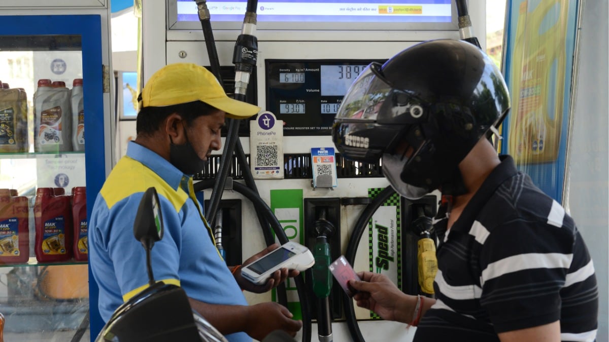 यूपी में 1 से 30 सितंबर चलेगा 'नो हेलमेट, नो फ्यूल' अभियान... IOCL, BPCL और HPCL को दिया गया ये निर्देश No Helmet No Petrol Drive