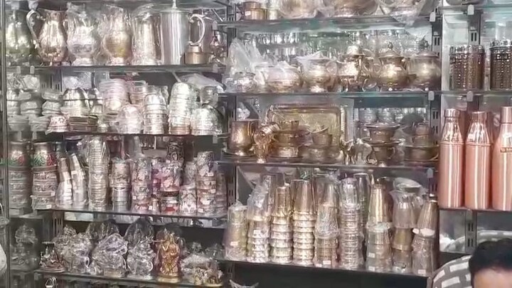 मुरादाबादी पीतल का 1500 करोड़ का कारोबार फंसा, माल गोदामों में तैयार माल अटका...टैरिफ का असर यहां देखिए UP Tak