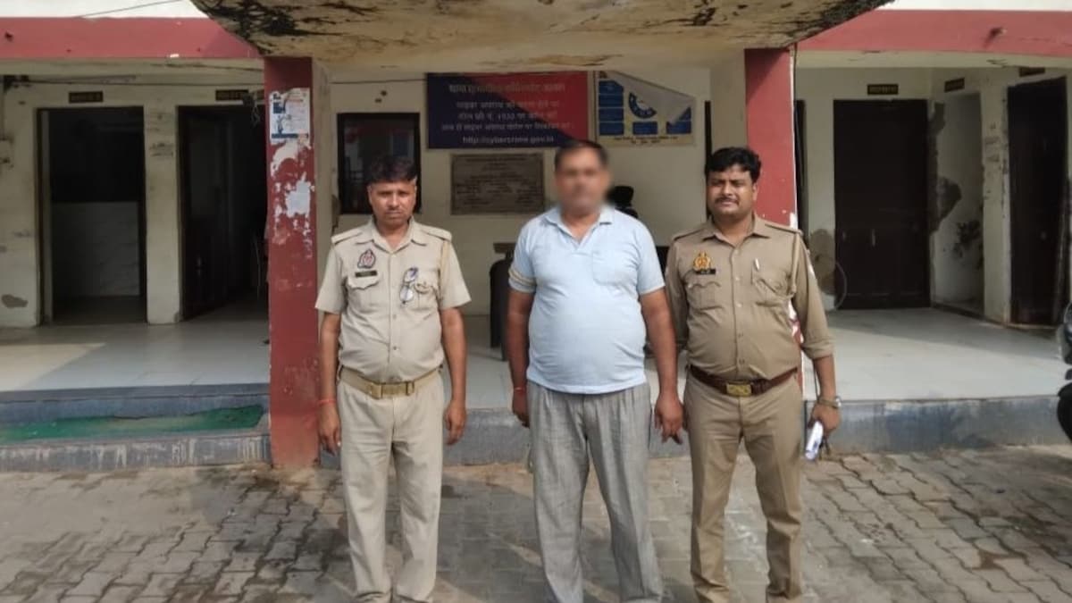 आगरा में फूड इंस्पेक्टर बनकर दुकानदार से पैसे वसूल रहा था देवेंद्र कुमार, इसके आईकार्ड पर ये सब लिखा था Agra news