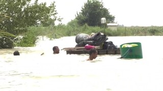नोएडा में डूब गए फार्म हाउस, लोगों को तैरकर निकलना पड़ा बाहर, बाढ़ के खतरे पर आया ये अलर्ट UP Tak