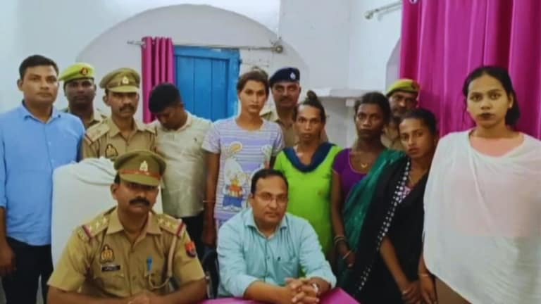 चंदा, सोनम, पूजा, रसीली, मुस्कान... इंस्पेक्टर पर हमला करने वाले ये 7 किन्नर पकड़ाए, जेंडर चेक हुआ तो गजब की बात पता चली Deoria News