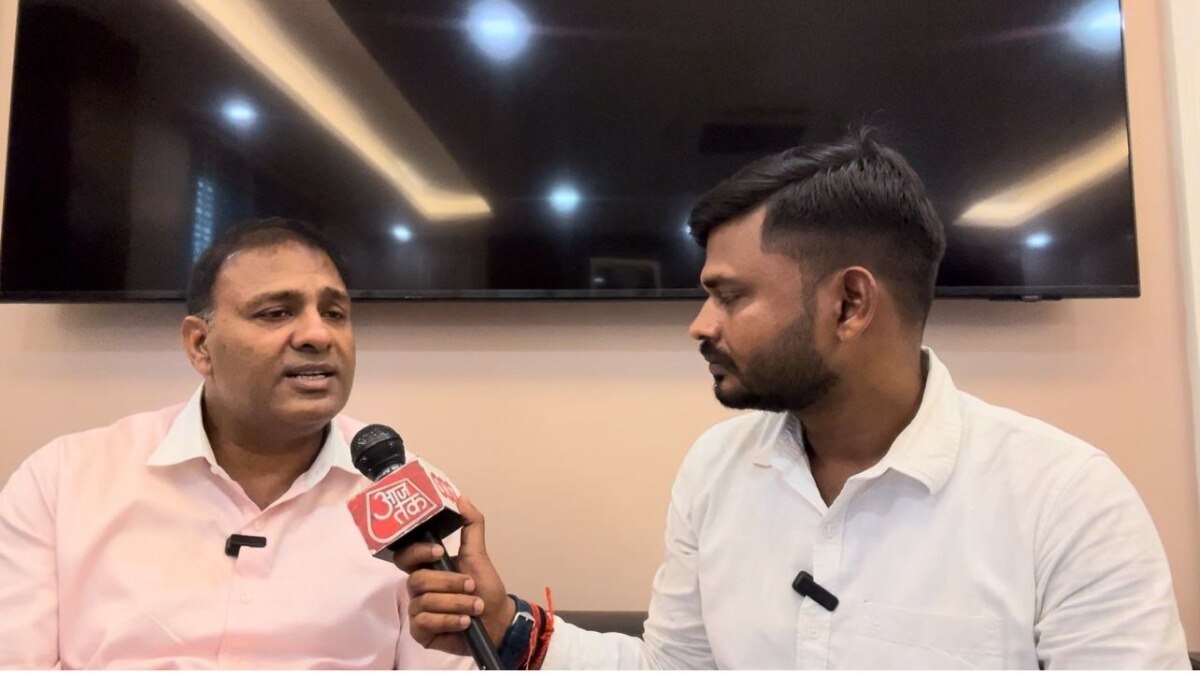 श्री राम स्वरूप यूनिवर्सिटी के चांसलर पंकज अग्रवाल के साथ संवाददाता अंकित मिश्रा.