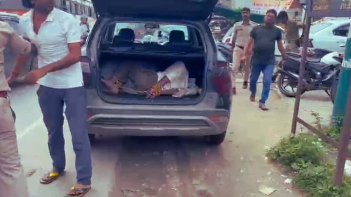 आगरा में किसान हरदेव के हाथ पैर बांधकर ससुराल वालों ने उसे कार की डिक्की में डाला, क्यों किया ऐसा? Agra News