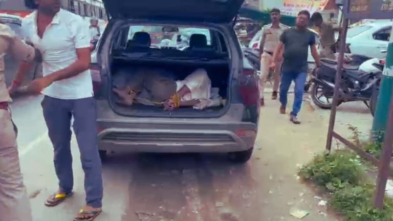 आगरा में किसान हरदेव के हाथ पैर बांधकर ससुराल वालों ने उसे कार की डिक्की में डाला, क्यों किया ऐसा? Agra News