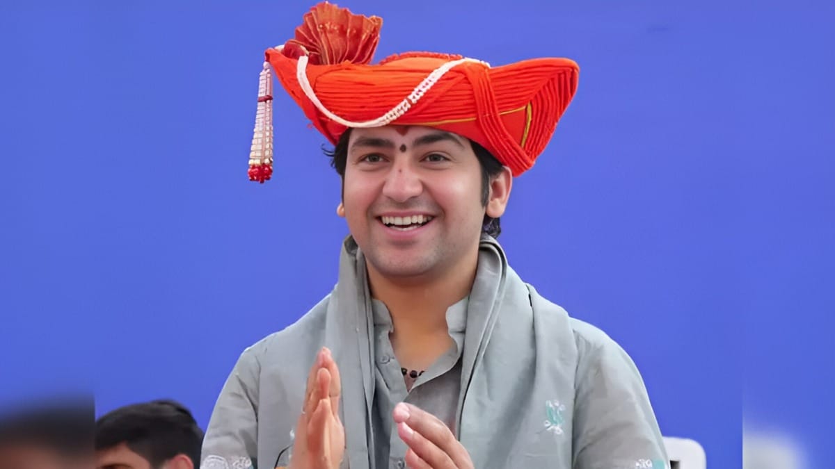 भीड़ पहुंची ज्यादा तो रद्द हुआ आगरा में धीरेंद्र शास्त्री का कार्यक्रम, फिर बाबा बागेश्वर ने वीडियो जारी कर ये कहा पं. धीरेंद्र शास्त्री.