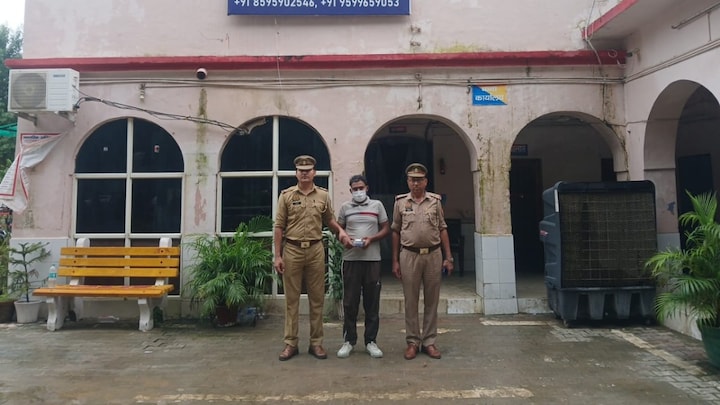 नोएडा में इकरार का चचेरा भाई पत्नी को करता था वीडियो कॉल, गुस्से में पति ने भाई के साथ कर दिया कांड Noida News