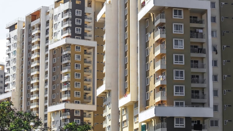 इतने लाख इंवेस्ट कर आगरा में बन सकते हैं 2 BHK फ्लैट के मालिक, जानें इसके लिए क्या करना होगा 2 BHK Flat in Agra