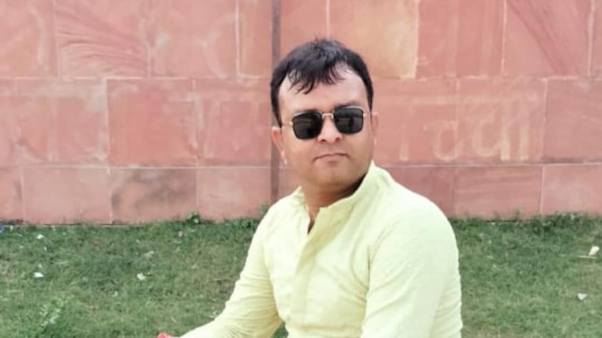 प्रतापगढ़ में समाज कल्याण अधिकारी आशीष सिंह ने दे दी जान... पत्नी वाली ये बात पता चली Samaj Kalyan Adhikari Ashish Singh