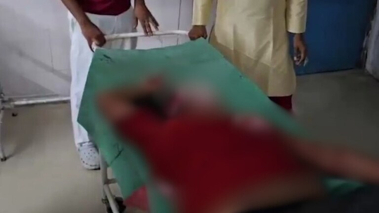 पहले चलाई थी गोली अब ब्यूटी पार्लर में घुस चेहरे पर मार दिया चाकू... झांसी में शनि ने पत्नी सफीना संग जो किया वो हिला देगा Jhansi Crime News