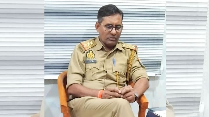 पूछताछ के नाम पर थाने बुला कानपुर में इंस्पेक्टर सभाजीत मिश्रा को किया अरेस्ट! 300 करोड़ की जमीन वाली इनकी कहानी खतरनाक UP Tak