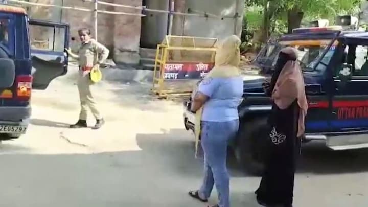 मेरठ के कंप्यूटर सेंटर से निकलने लगीं बुर्कानशीं, जींस, सूट पहने ये लड़कियां फिर पता चला यहां हो रहा था गंदा काम UP Tak