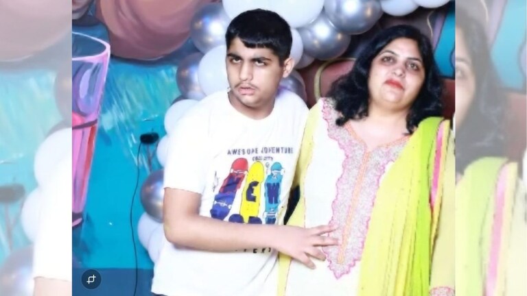 CA की पत्नी 37 साल की साक्षी ने 11 साल के बेटे दक्ष संग ये क्या कर लिया... ग्रेटर नोएडा की सोसाइटी की ये घटना सिहरा देगी UP Tak