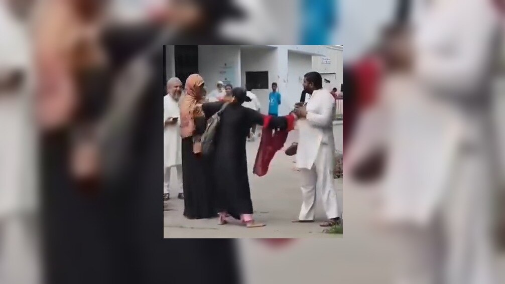 Rampur, Asiya, slipper incident,