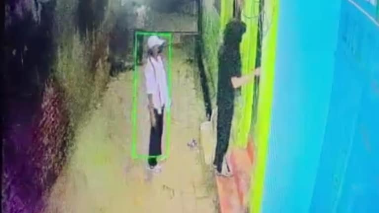 बिजनौर की सबिया खान ने रात 2 बजे मुरादाबाद में ससुराल के गेट पर बरसा दी गोलियां, दबंग बहू ने ऐसा क्यों किया? Moradabad, Moradabad news, Moradabad crime, Moradabad viral news, up news, up viral news, मुरादाबाद, मुरादाबाद न्यूज, मुरादाबाद क्राइम, मुरादाबाद जुर्म, यूपी न्यूज, यूपी वायरल न्यूज