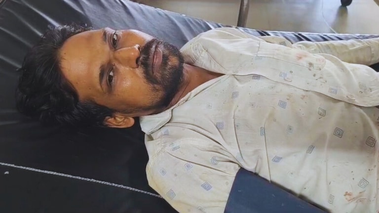 एटा में बाजार से देर रात आया पति तो गुस्से में आगबबूला हुई पत्नी ने पति के पेट में अचानक घोंप दिया चाकू Etah News