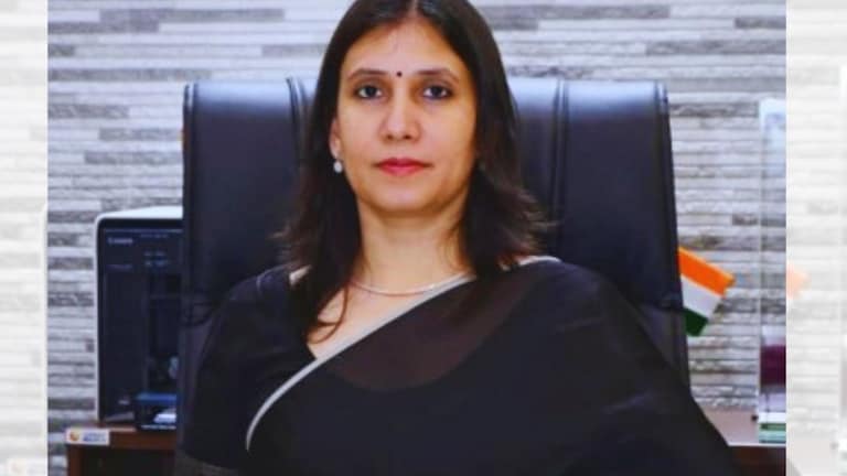 लखनऊ के सेंट मैरी से पढ़ीं IAS सौम्या अग्रवाल प्रयागराज की नई कमिश्नर बनीं, इंजीनियर से इनके आईएएस बनने की कहानी खास IAS Saumya Agarwal