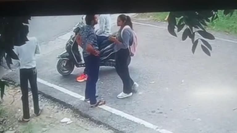 मेरठ में कबड्डी खिलाड़ी राजा कॉलेज के बाहर कर रहा था लड़की से बात... अचानक आए नकाबपोश लड़कों ने उसे खूब मारा, गोली भी चलाई Meerut Crime News