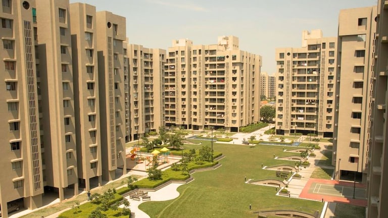 गाजियाबाद में खरीदें 25 लाख से कम कीमत का 2 BHK सरकारी फ्लैट, ये है इनका रेट और साइज UP Tak