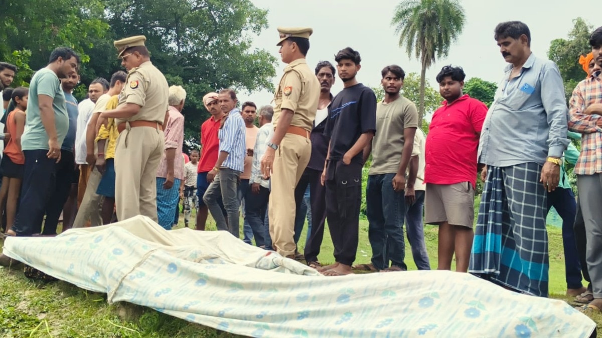पत्नी आरती के दसवें वाले दिन पति अजय को भी आ गई मौत, अब घर में बचा सिर्फ 4 साल का मासूम… बहराइच का ये मामला हिला देगा Bahraich, Bahraich News, Bahraich viral news, Bahraich crime news, Bahraich crime, Bahraich police, Bahraich latest news, up news, बहराइच, बहराइच न्यूज, बहराइच वायरल न्यूज, पति-पत्नी की मौत, दसवां संस्कार, यूपी न्यूज