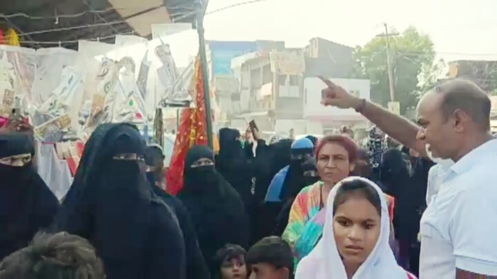 आई लव मोहम्मद को लेकर महाराजगंज में निकल रहा था जुलूस, ऐसा क्या हुआ कि पुलिस ने 60 के खिलाफ दर्ज की FIR I Love Muhammad, I Love Muhammad news, I Love Muhammad vivad, Maharajganj, Maharajganj news, Maharajganj viral news, आई लव मोहम्मद, आई लव मोहम्मद जुलूस, महाराजगंज न्यूज, यूपी न्यूज