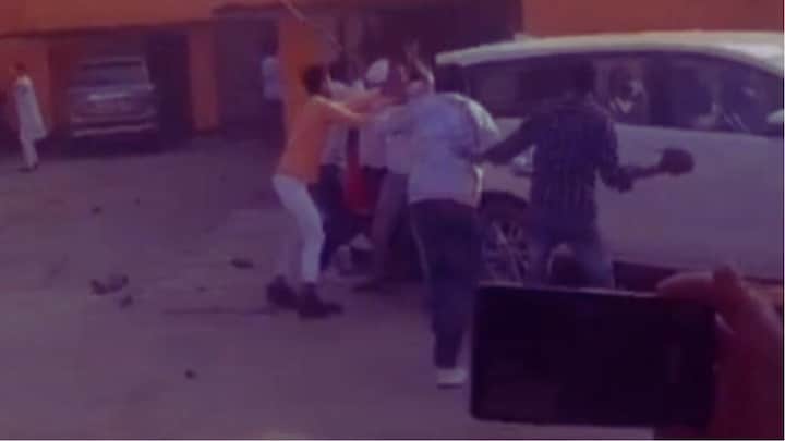 गोंडा में भाजपा विधायक बावन सिंह और ब्लॉक प्रमुख भवानी शुक्ला के समर्थकों के बीच जमकर हुई मारपीट और पथराव, क्यों हुआ ये झगड़ा? Gonda News