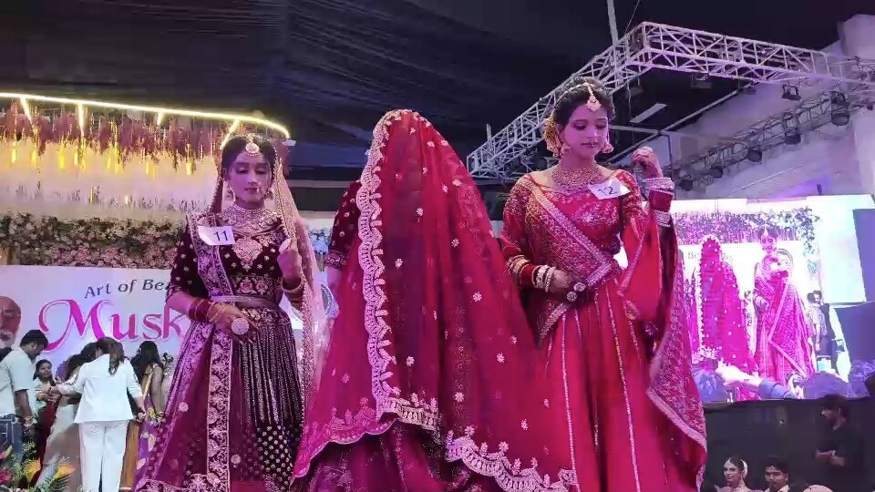 सहारनपुर में रैंप पर उतर गईं खूबसूरत मॉडल, इन 3 की अदाओं ने जीत लिया सबका दिल
