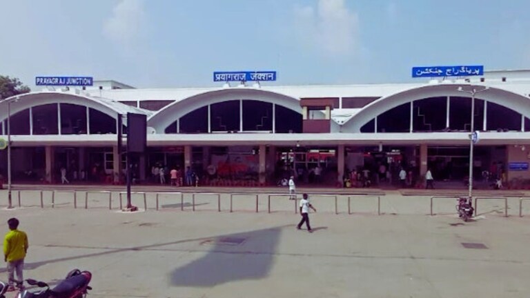 प्रयागराज के रेलवे स्टेशनों पर लगाई जाएंगी ब्रेल लिपि वाली टाइल्स... नेत्रहीनों को ओवरब्रिज, लिफ्ट समेत इन जगहों पर नहीं आएगी दिक्कत Prayagraj News