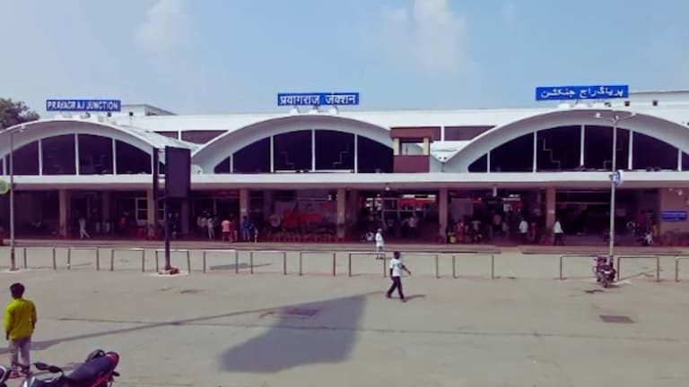 प्रयागराज के रेलवे स्टेशनों पर लगाई जाएंगी ब्रेल लिपि वाली टाइल्स... नेत्रहीनों को ओवरब्रिज, लिफ्ट समेत इन जगहों पर नहीं आएगी दिक्कत Prayagraj News