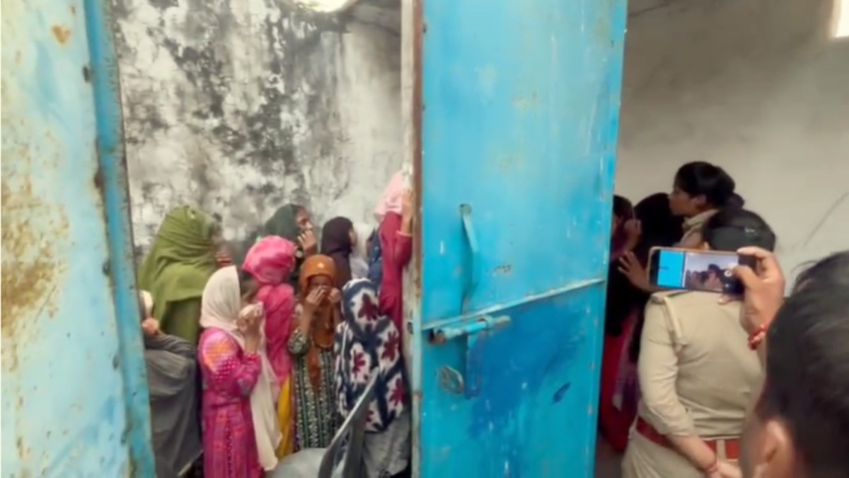 बहराइच में मदरसे के टॉयलेट में डरी-सहमी छिपी मिली 40 लड़कियां…पूरा मामला जान चौंक जाएंगे Bahraich, Bahraich news, Bahraich illegal madrassa, UP madrassa raid, 40 girls rescued Bahraich, Bahraich madrassa news, toilet confined girls, Ashwini Kumar Pandey SDM