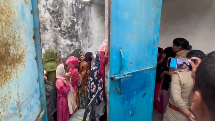 बहराइच में मदरसे की तीसरी मंजिल की टॉयलेट में छिपी मिलीं 40 लड़कियां... टीचर तकसीम फातिमा ने बताई ये वजह Barabanki Madarasa News