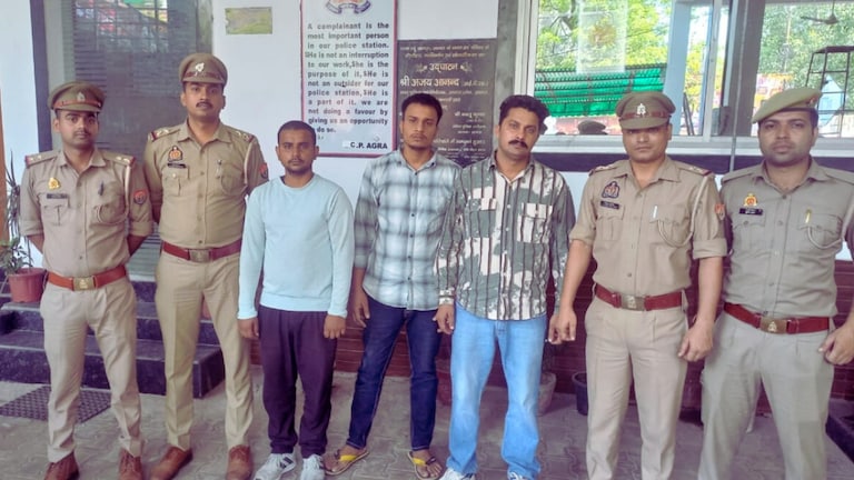 आगरा में पुलिस कांस्टेबल मोनू ने ही हर्षवर्धन को किया किडनैप और मांगने लगा 5 लाख की फिरौती! ये तो गजब हो गया Agra News