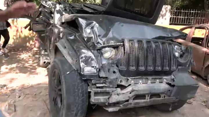 भोर में 4:12 बजे बार से पार्टी करके निकले ये 6 लड़के-लड़कियां और 4:22 पर थार के परखच्चे उड़े! मरने वालों में ये 2 गर्ल्स ग्रेटर नोएडा की स्टूडेंट UP Tak