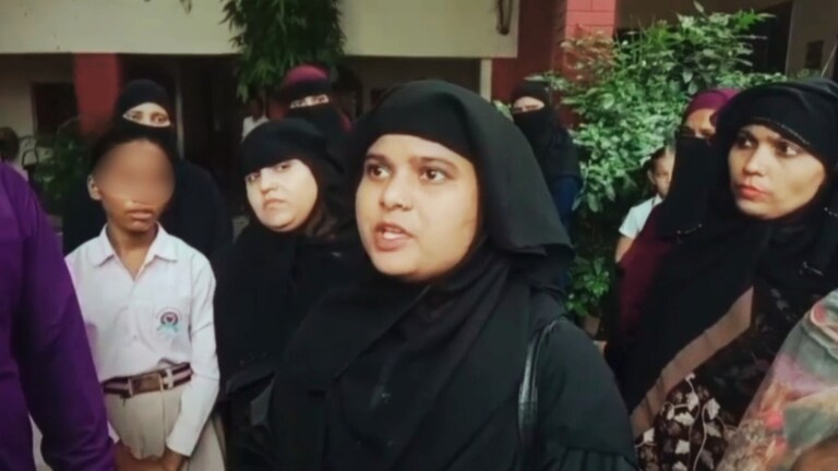 कानपुर के स्कूल ने पेरेंट्स मीटिंग में बुर्का किया बैन, मुस्लिम महिलाएं पहन कर आईं तो ये सब हुआ Kanpur News