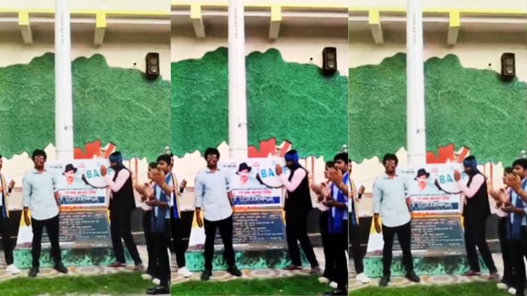 गोरखपुर यूनिवर्सिटी में भी JNU की तरह लगे आजादी वाले नारे, ढपली बजा स्लोगन उछाल रहे ये स्टूडेंट्स कौन? Gorakhpur, Gorakhpur news, Gorakhpur viral news, Gorakhpur viral video, gorakhpur university, JNU, up news, गोरखपुर, गोरखपुर न्यूज, गोरखपुर वायरल न्यूज, यूपी न्यूज, यूपी न्यूज