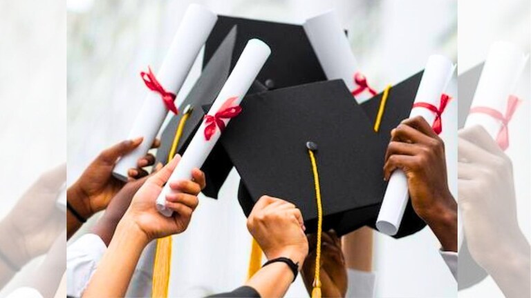 UGC ने डिस्टेंस और ऑनलाइन मोड में साइकोलॉजी डिग्री को किया बैन, 2025-26 के सेशन के लिए हुआ ये फैसला UP Tak