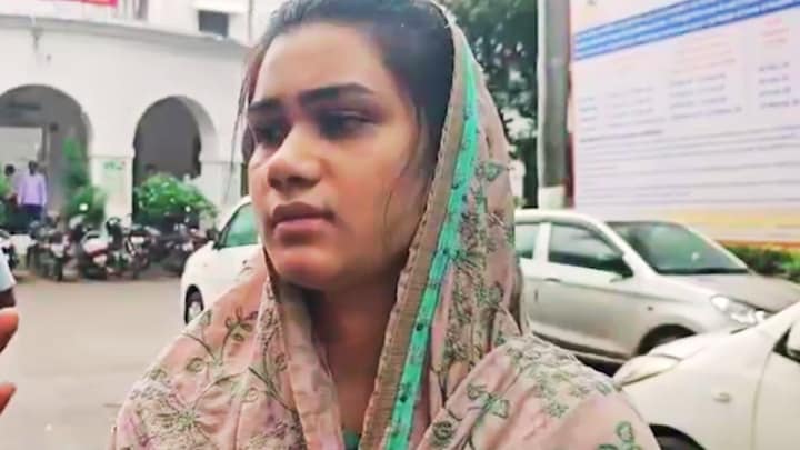 हमारा घर ना तोड़ो... बरेली की फिजा सामने आई और डरकर करने लगी ये अपील, क्या किया है इसने? Bareilly, Bareilly news, Bareilly crime news, Bareilly viral news, Bareilly police, Bareilly bawal, up news, बरेली, बरेली न्यूज, बरेली बवाल, बरेली हिंसा, यूपी न्यूज