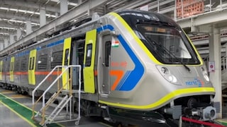 तस्वीरों में देखें अंदर से कैसी दिखती है मेरठ मेट्रो UP Tak